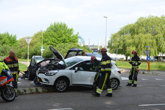 Flinke klapper na botsing op kruising