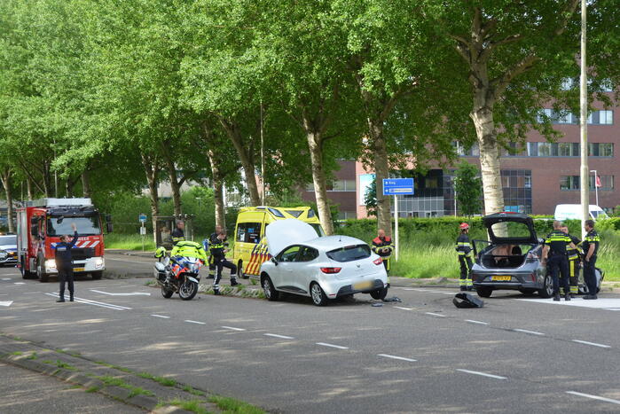 Flinke klapper na botsing op kruising