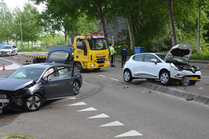 Flinke klapper na botsing op kruising