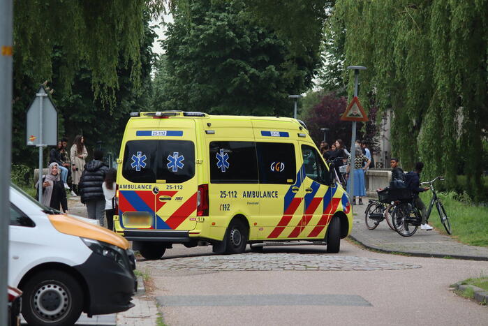 Fietsers botsen op brug