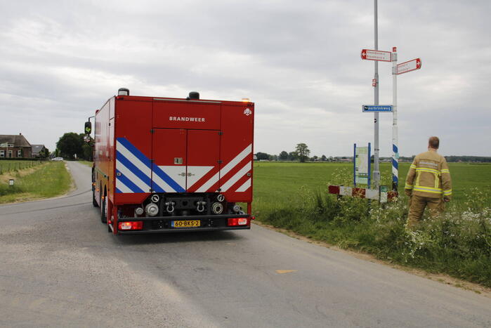 Brand in lege vrachtwagen overgeslagen naar schuur bij bedrijf Comfortmix