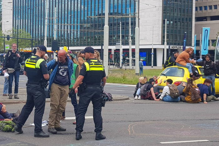 Actievoerders Extinction Rebellion houden Rebellie tegen de fossiele industrie