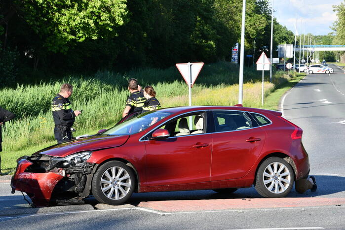 Veel schade na ongeval op kruising