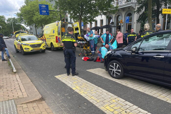 Persoon gewond geraakt na aanrijding op zebrapad