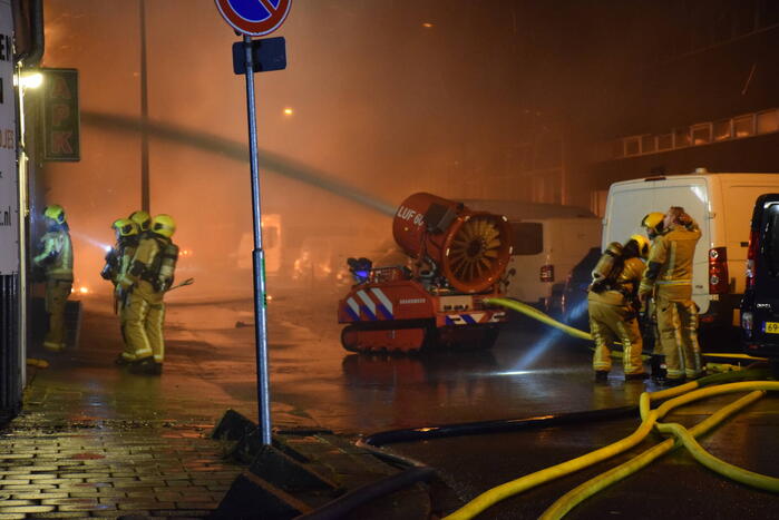 Zeer grote brand in meerdere panden