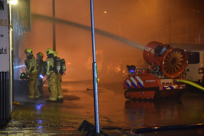 Zeer grote brand in meerdere panden