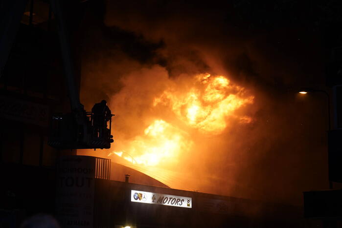 Zeer grote brand in meerdere panden