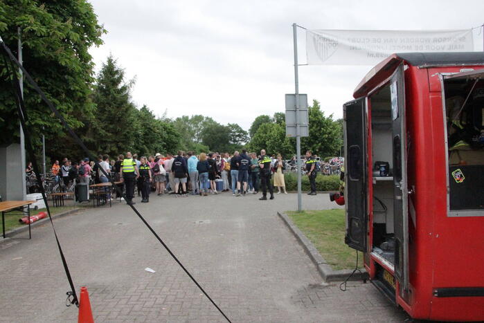 Frietkar vliegt in brand tijdens evenement