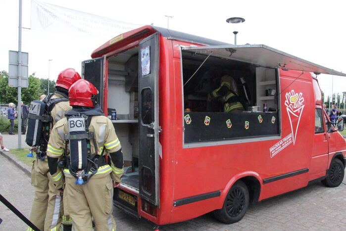 Frietkar vliegt in brand tijdens evenement
