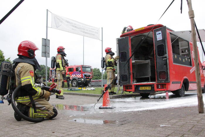 Frietkar vliegt in brand tijdens evenement