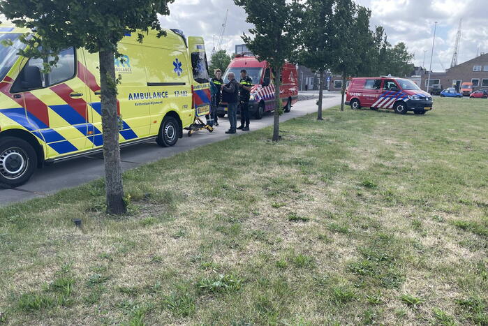 Persoon gewond na te water raken