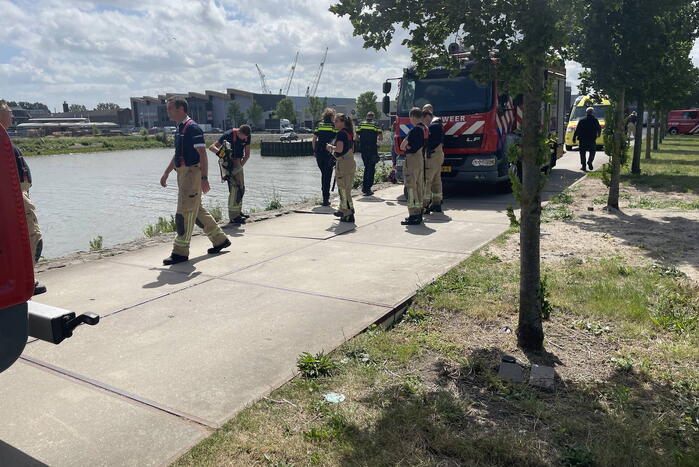 Persoon gewond na te water raken