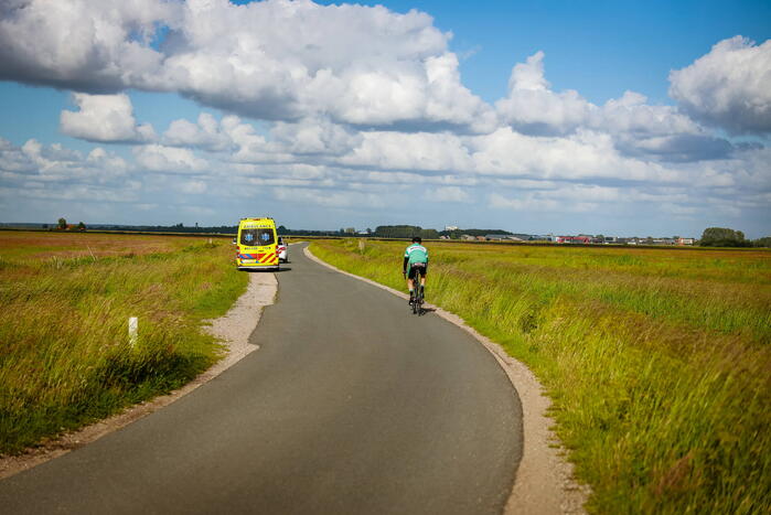 Beschonken brommerrijder belandt in sloot