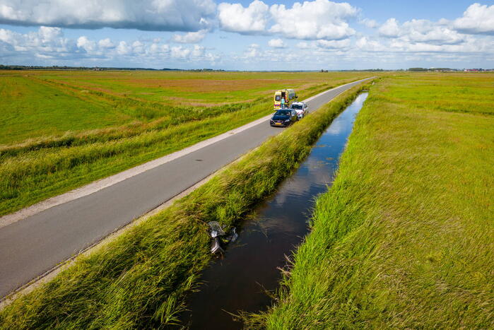 Beschonken brommerrijder belandt in sloot