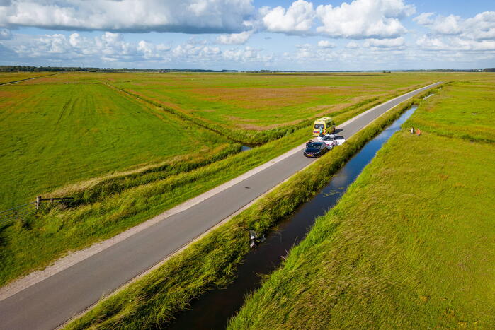 Beschonken brommerrijder belandt in sloot