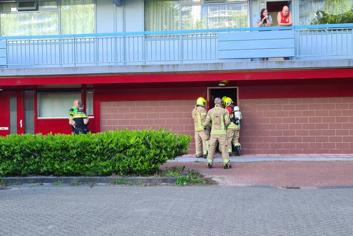 Brandweer doet onderzoek naar vreemde lucht in kelderbox