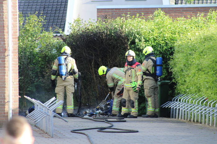 Vuilcontainer verwoest vanwege brand