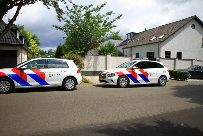 Traumahelikopter landt voor incident bij woning