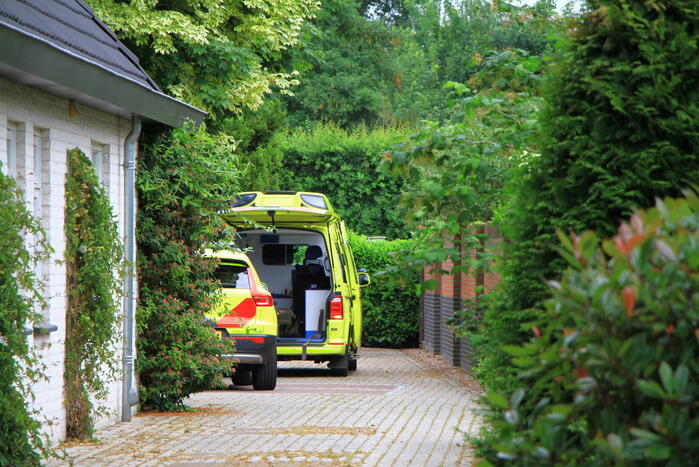 Traumahelikopter landt voor incident bij woning