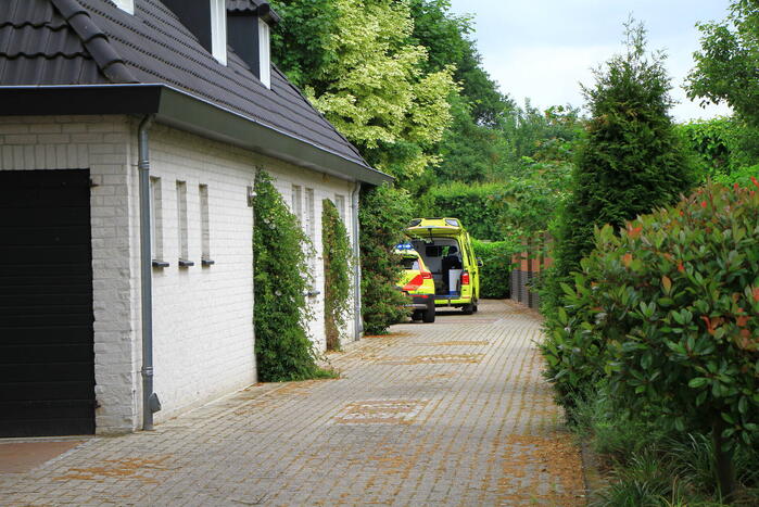 Traumahelikopter landt voor incident bij woning