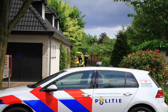 Traumahelikopter landt voor incident bij woning