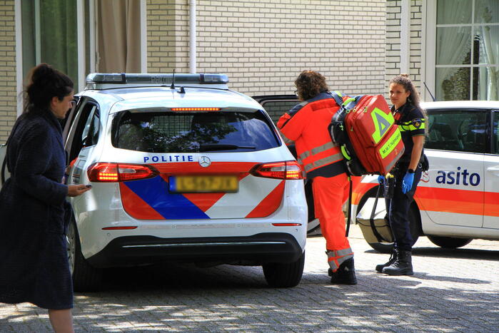 Traumahelikopter landt voor incident bij woning