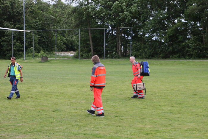 Traumahelikopter landt voor moeder en pasgeboren kind