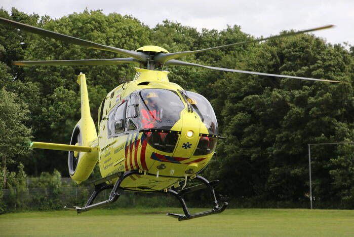 Traumahelikopter landt voor moeder en pasgeboren kind