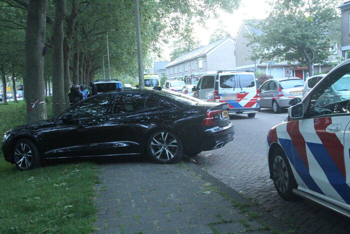 Vrouw met verward gedrag dreigt van dak te springen