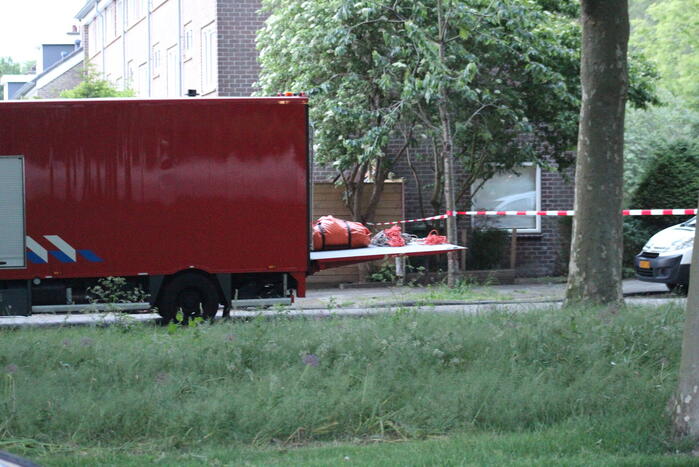 Vrouw met verward gedrag dreigt van dak te springen