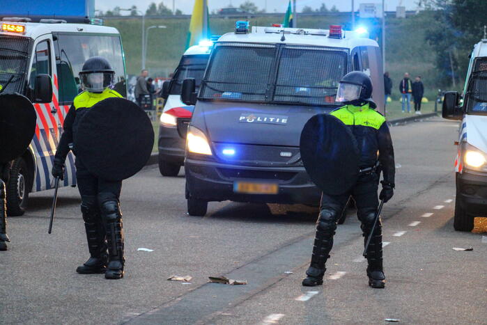 Rellen breken uit na verlies voetbalwedstrijd
