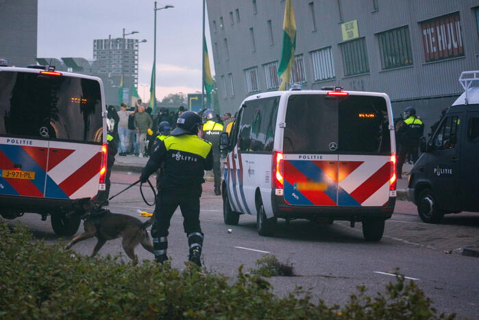 Rellen breken uit na verlies voetbalwedstrijd