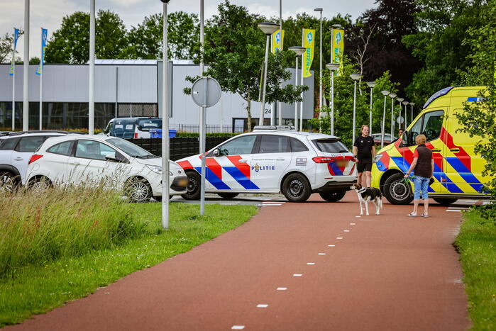 Jongedame op brommer aangereden op fietspad