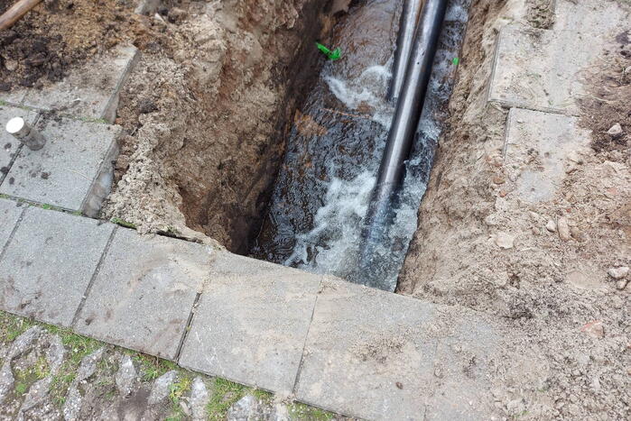 Waterleiding geraakt tijdens werkzaamheden