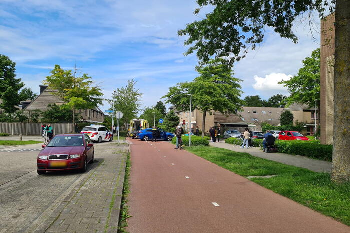 Scooterrijder geschept door overstekende automobilist