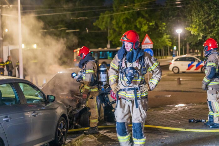 Auto brandt volledig uit na brandstichting