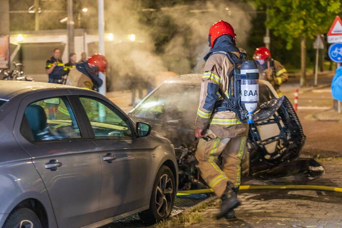 Auto brandt volledig uit na brandstichting
