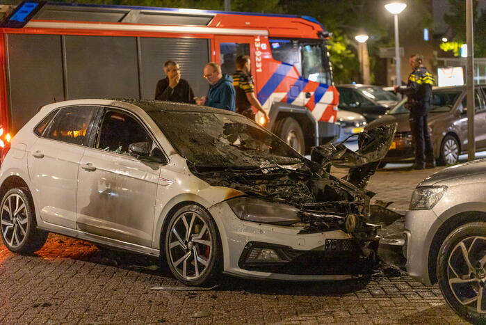Auto brandt volledig uit na brandstichting