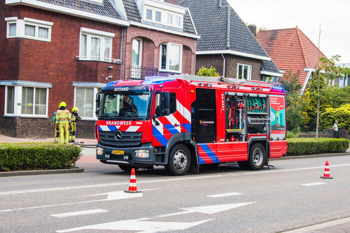 Bestelbus vat vlam tijdens het rijden