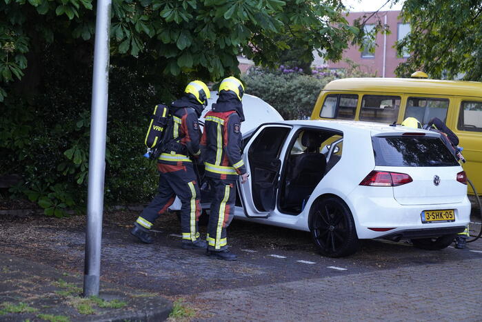 Geparkeerde auto in brand