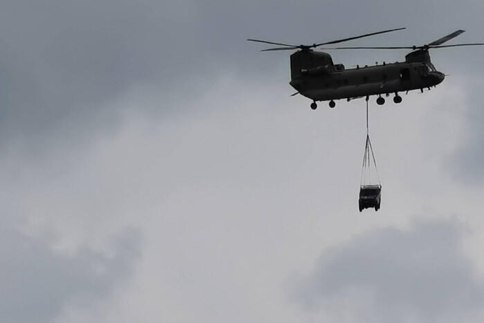 Helikopters van Defensie oefenen 'slingery'