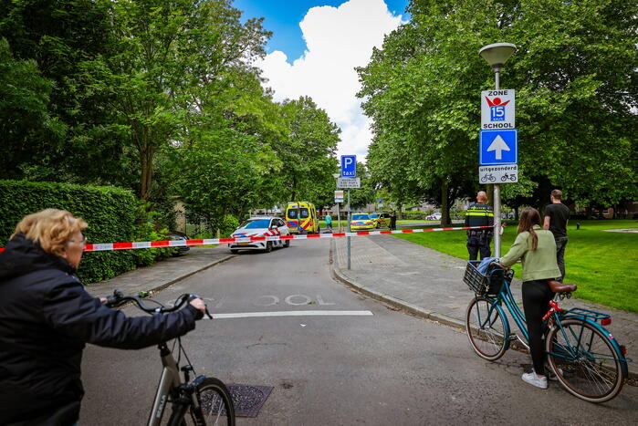 Traumahelikopter landt voor incident met kind in brandgang