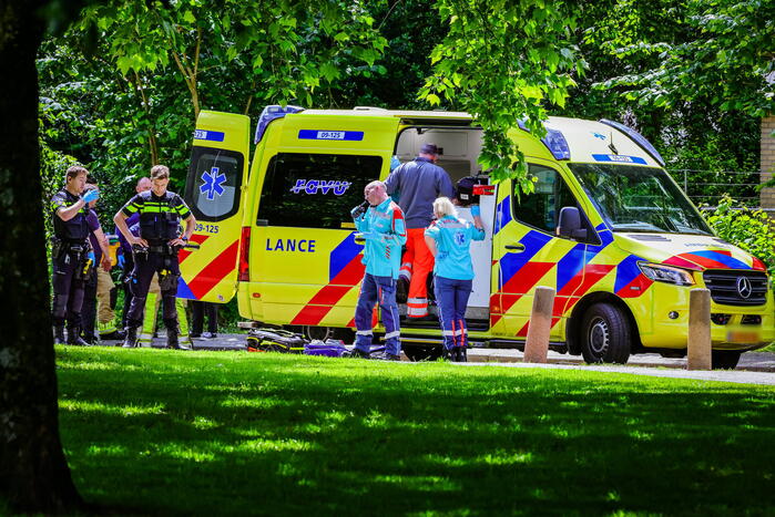 Traumahelikopter landt voor incident met kind in brandgang