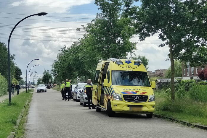 Automobilist rijdt band lek bij eenzijdig ongeval