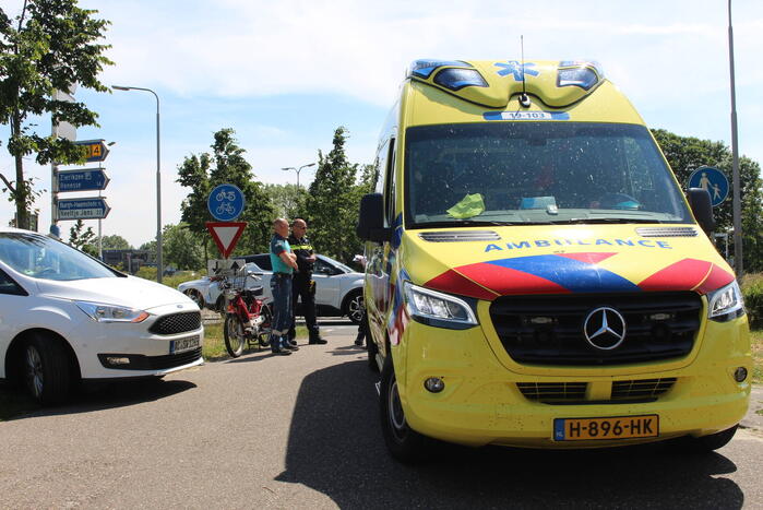 Brommerrijder gewond bij aanrijding met auto