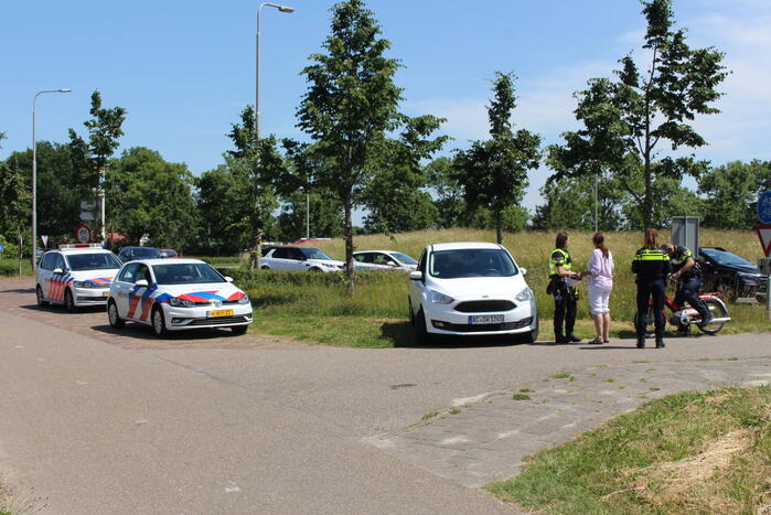 Brommerrijder gewond bij aanrijding met auto