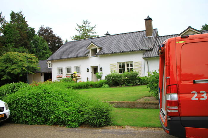 Lichte rookontwikkeling bij brand in woning