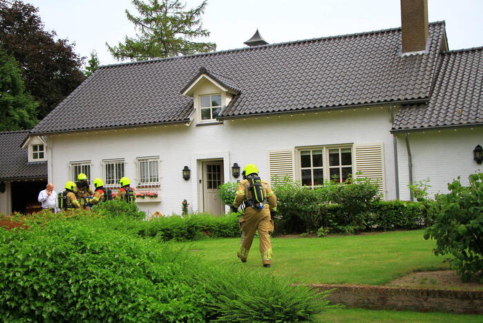 Lichte rookontwikkeling bij brand in woning