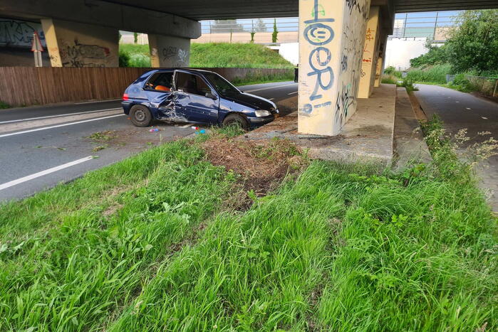 Bestuurder aangehouden na eenzijdig ongeval