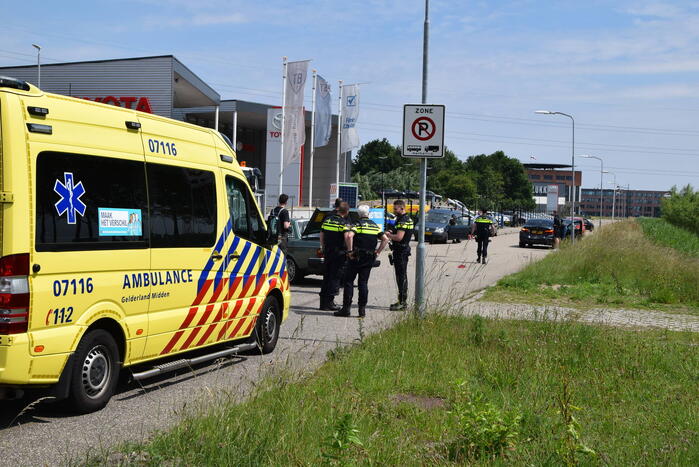 Flinke schade na botsing tussen twee auto's